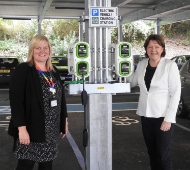 Maria Miller MP with Jenny Keen, Basingstoke Station